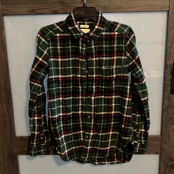 American Eagle Outfitters Tops - American Eagle Flannel Boyfriend Fit